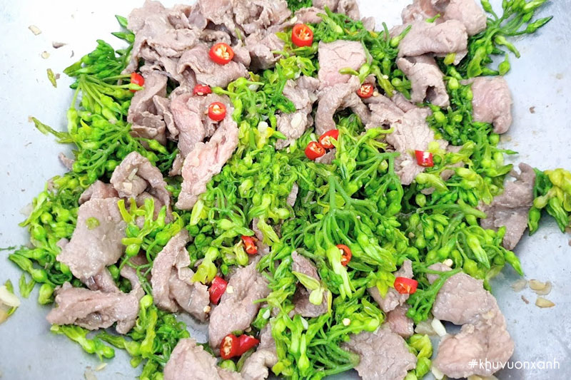 Hoa thiên lý xào thịt bò, ngọt mát đưa cơm