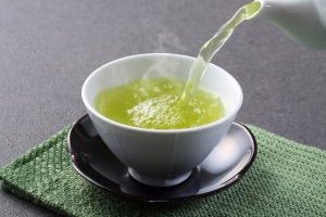 Bật mí 15 công dụng tuyệt vời của lá chè xanh có thể bạn chưa biết