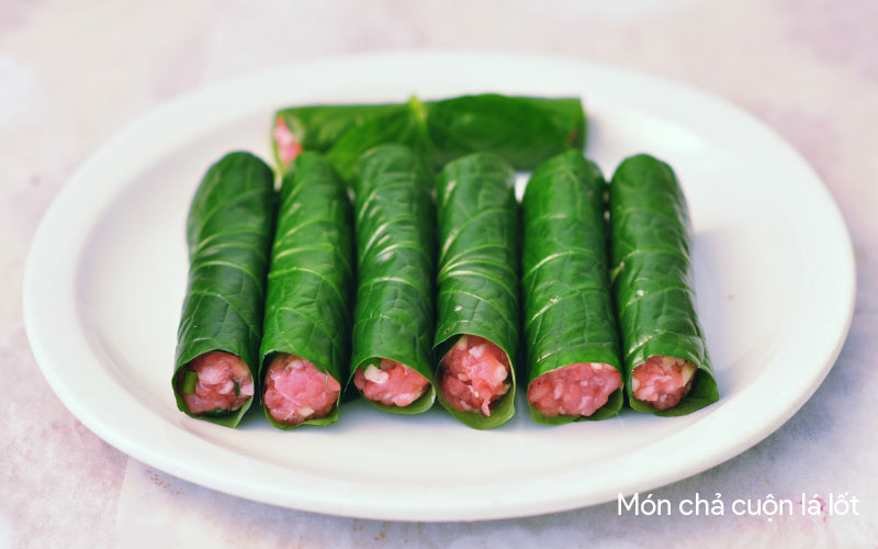 Chả cuộn lá lốt là món ăn được nhiều người yêu thích