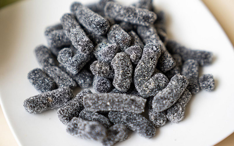 Mứt dâu tằm sấy khô được nhiều người yêu thích