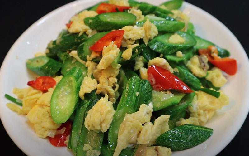 Lặc lày xào trứng