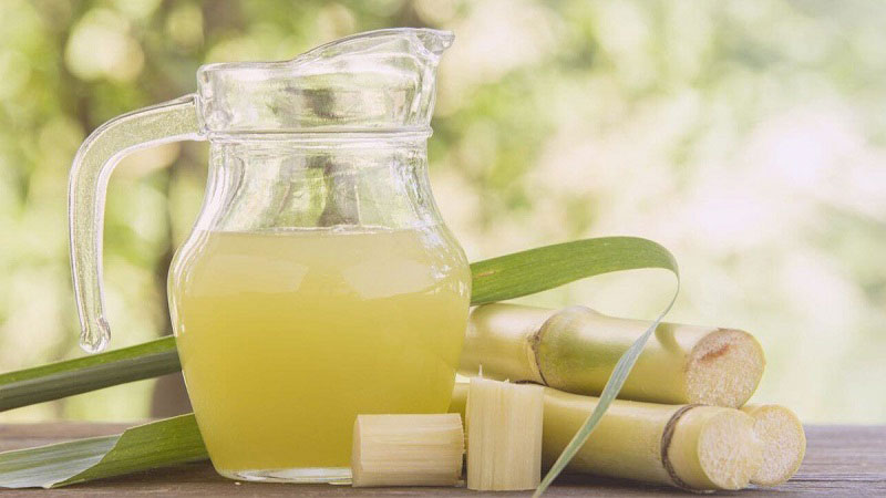 Nước mía ép giàu vitamin, khoáng chất