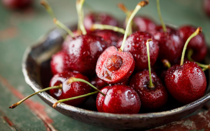 Quả cherry màu đỏ thẫm, căng mướt