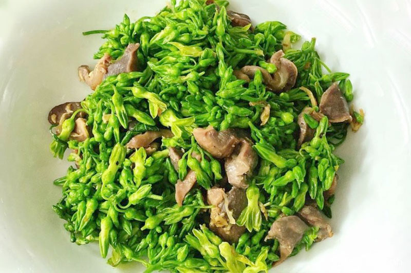 Bông thiên lý xào lòng mề gà